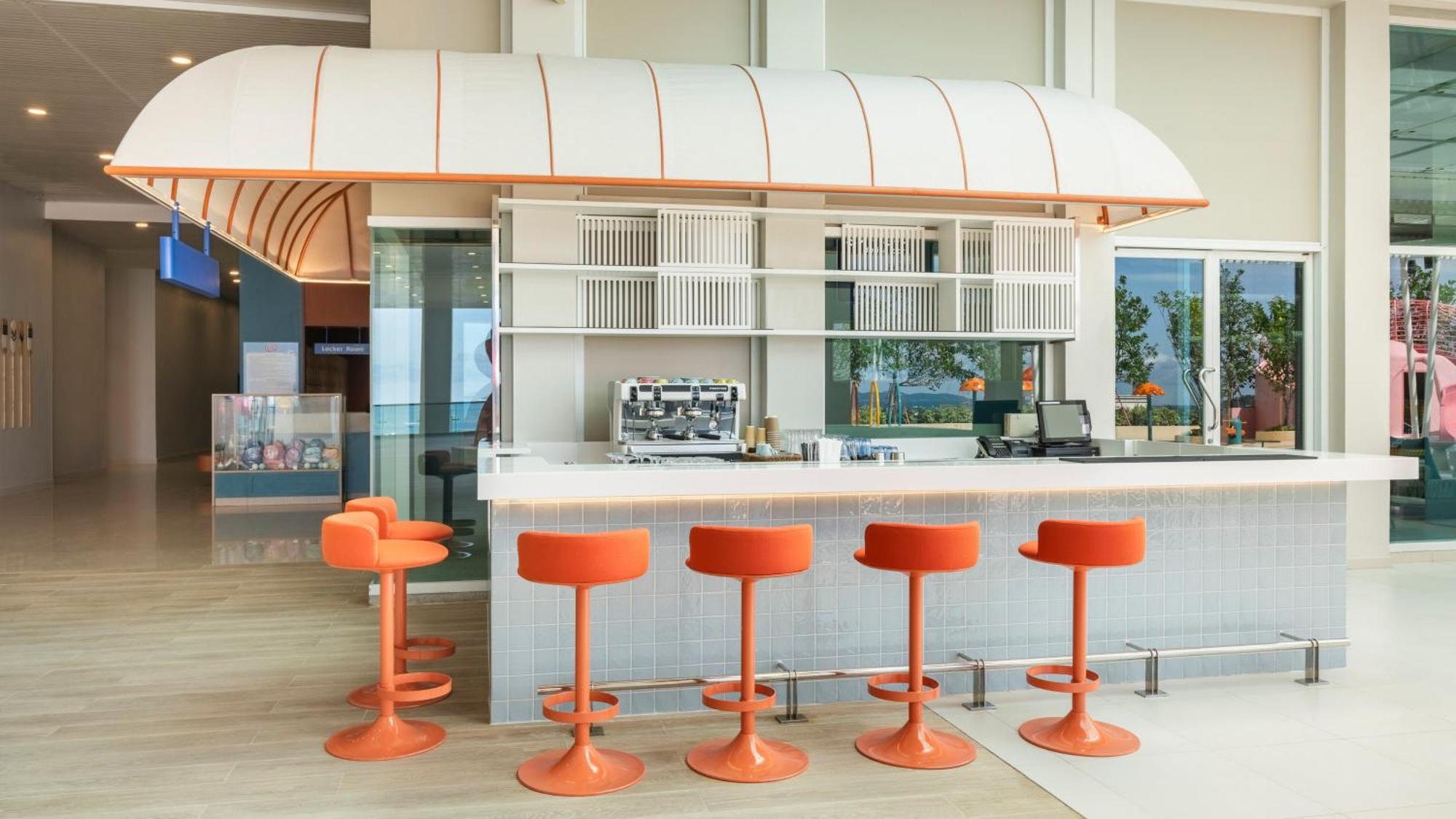Hotel By Ihg 5*